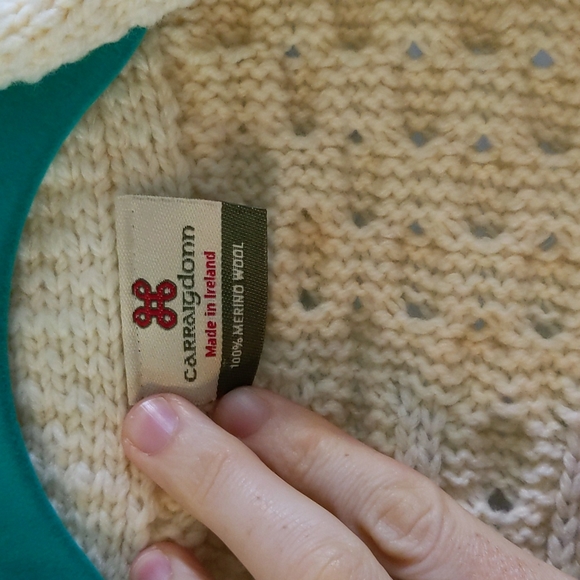 Carraig Donn Women's Sweater - Picture 2 of 3